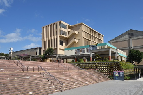名桜大学附属図書館